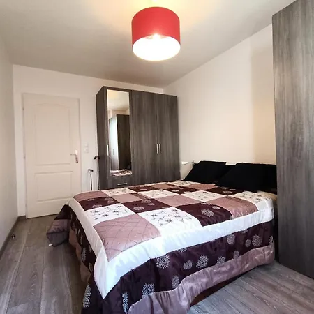 公寓 Immocite - Agreable Avec Sa Grande Agreable Terrasse Et Terrain Clos ! Mae-6694 艾克斯莱班