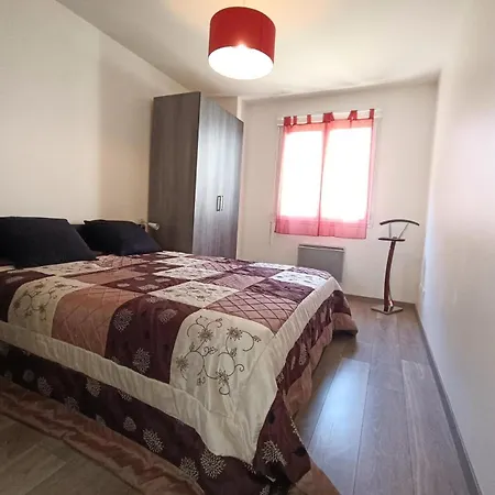 Apartman Immocite - Agreable Avec Sa Grande Agreable Terrasse Et Terrain Clos ! Mae-6694