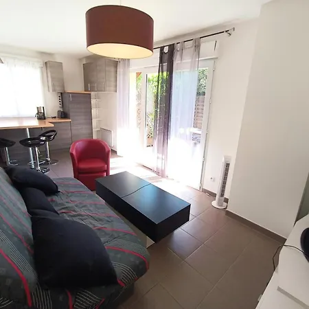 Immocite - Agreable Avec Sa Grande Agreable Terrasse Et Terrain Clos ! Mae-6694 公寓