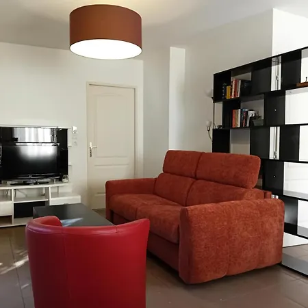 Immocite - Agreable Avec Sa Grande Agreable Terrasse Et Terrain Clos ! Mae-6694 Apartman