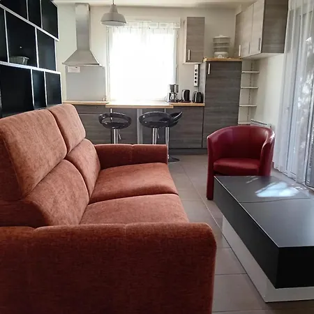 Immocite - Agreable Avec Sa Grande Agreable Terrasse Et Terrain Clos ! Mae-6694 Διαμέρισμα Εξ Λε Μπαν