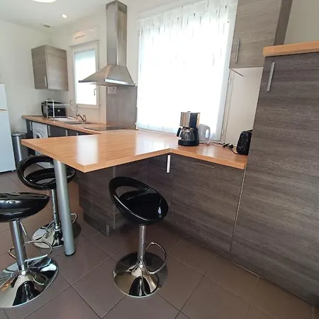 Immocite - Agreable Avec Sa Grande Agreable Terrasse Et Terrain Clos ! Mae-6694 Apartman
