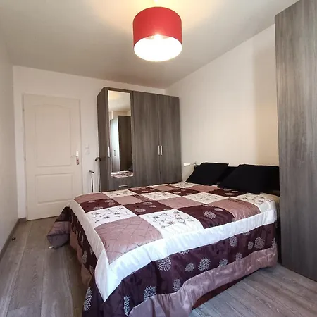 Immocite - Agreable Avec Sa Grande Agreable Terrasse Et Terrain Clos ! Mae-6694 Apartman Aix-les-Bains
