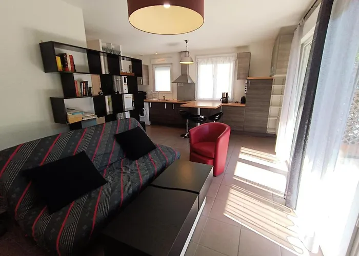 Immocite - Agreable Avec Sa Grande Agreable Terrasse Et Terrain Clos ! Mae-6694