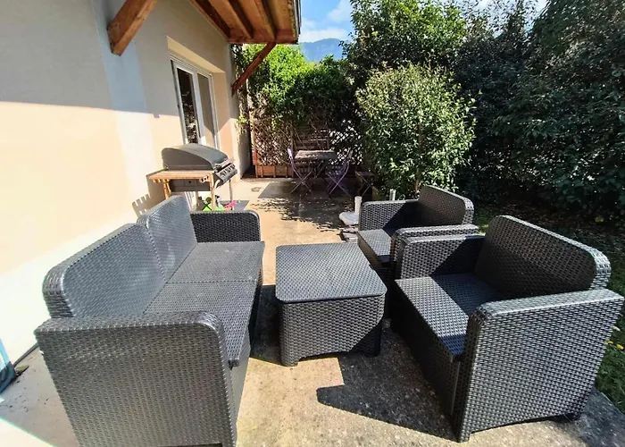 Апартаменты Immocite - Agreable Avec Sa Grande Agreable Terrasse Et Terrain Clos ! Mae-6694