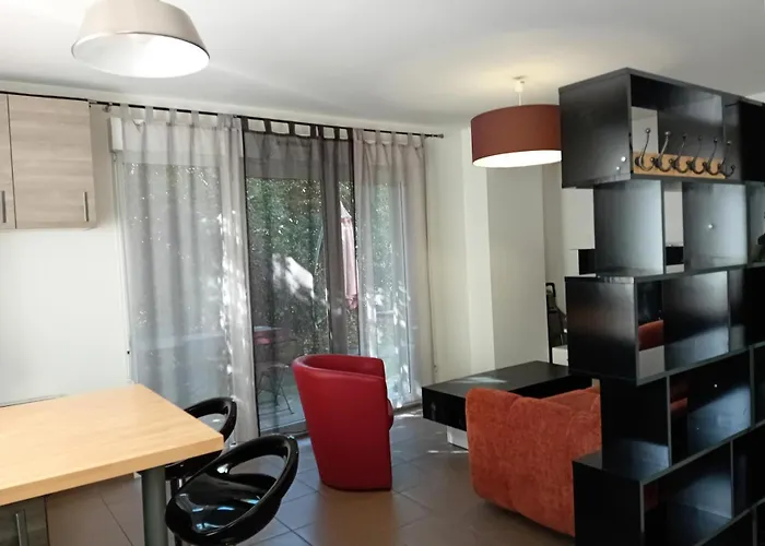 Immocite - Agreable Avec Sa Grande Agreable Terrasse Et Terrain Clos ! Mae-6694 Εξ Λε Μπαν