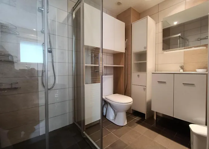 Διαμέρισμα Immocite - Agreable Avec Sa Grande Agreable Terrasse Et Terrain Clos ! Mae-6694 *