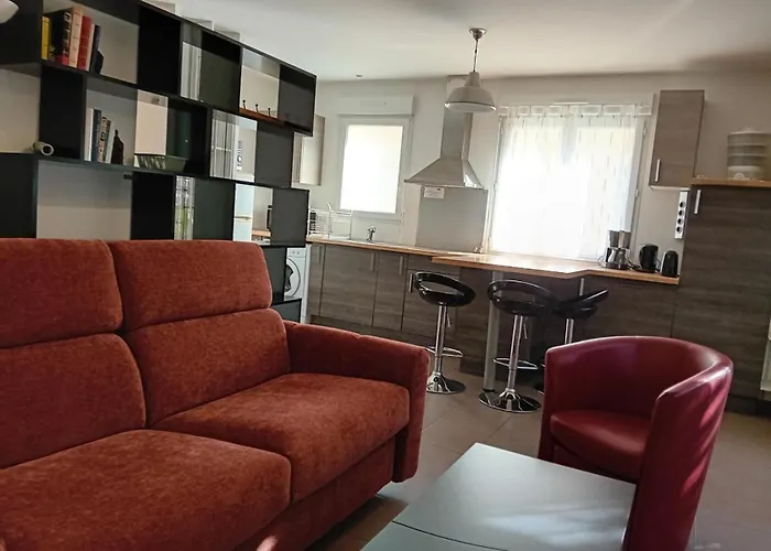 Immocite - Agreable Avec Sa Grande Agreable Terrasse Et Terrain Clos ! Mae-6694 Διαμέρισμα